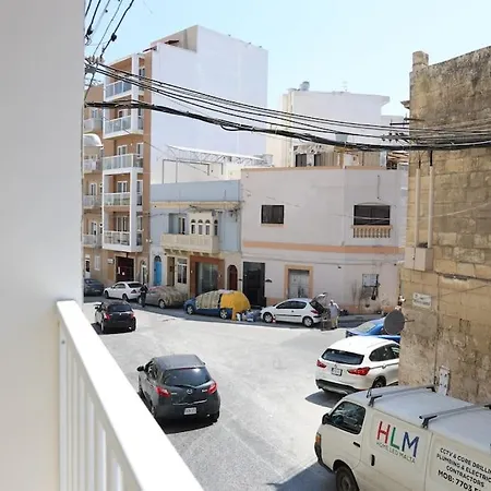 Apartment Modern 2br With Full Amenities In By 360 Estates