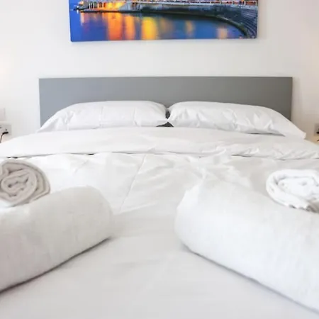 Modern 2br With Full Amenities In By 360 Estates *